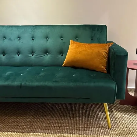 Valencia, Netflix, 4 Mins Walk To The Валенсия