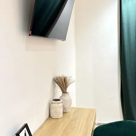Valencia, Netflix, 4 Mins Walk To The Проживание в семье *