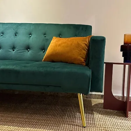 Valencia, Netflix, 4 Mins Walk To The Проживание в семье Валенсия