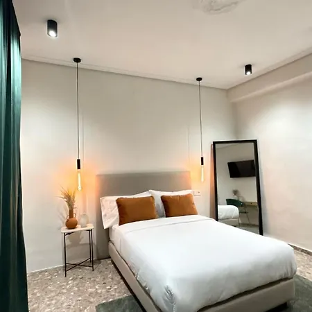 Valencia, Netflix, 4 Mins Walk To The Проживание в семье Валенсия