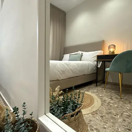 Valencia, Netflix, 4 Mins Walk To The Проживание в семье *