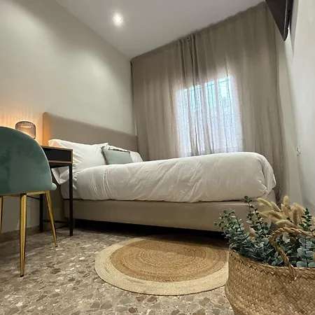 Valencia, Netflix, 4 Mins Walk To The * Валенсия
