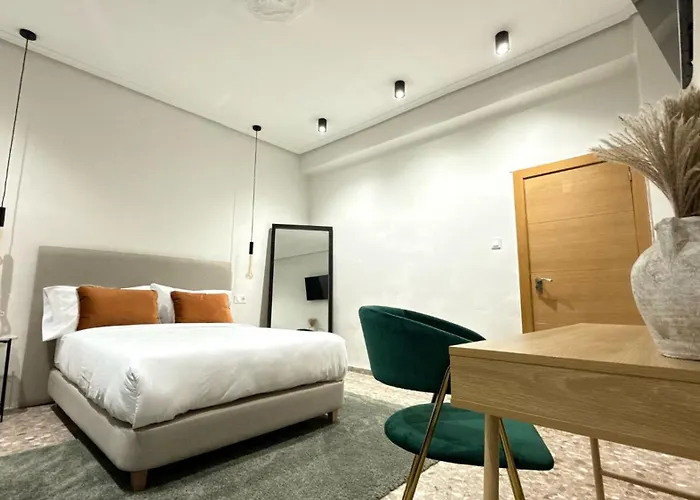 Pansiyon Valencia, Netflix, 4 Mins Walk To The *