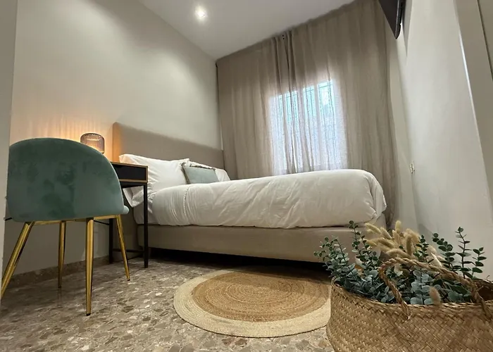 Valencia, Netflix, 4 Mins Walk To The * Valensiya