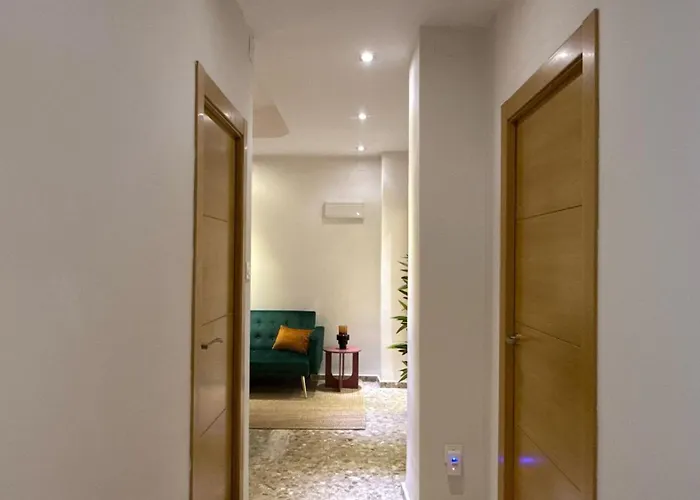 Pansiyon Valencia, Netflix, 4 Mins Walk To The