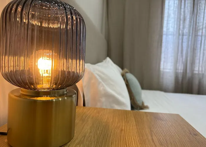 Valencia, Netflix, 4 Mins Walk To The Pansiyon *